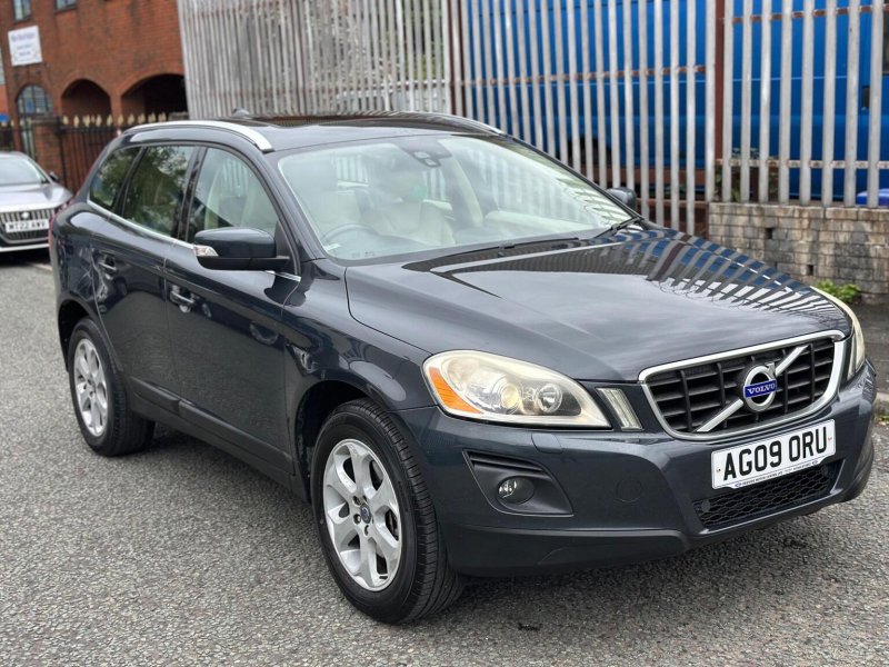 VOLVO XC60 2.4 D5 SE Lux Geartronic AWD Euro 4 5dr